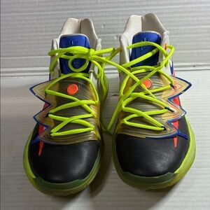 Vibrant Multicolor Athletic Sneakers NIKE SKU CJ7899-900 USED (not box)